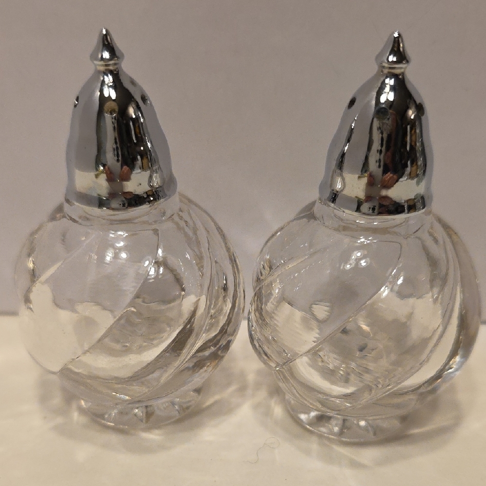 Vintage Imperial Glass Twist Clear Salt And Pepper Shakers